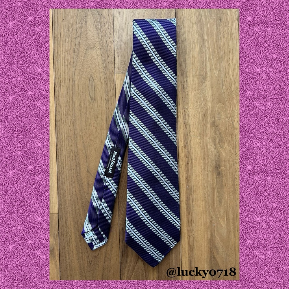 Paul Stuart EUC Purple and White Decorative Stripe Tie